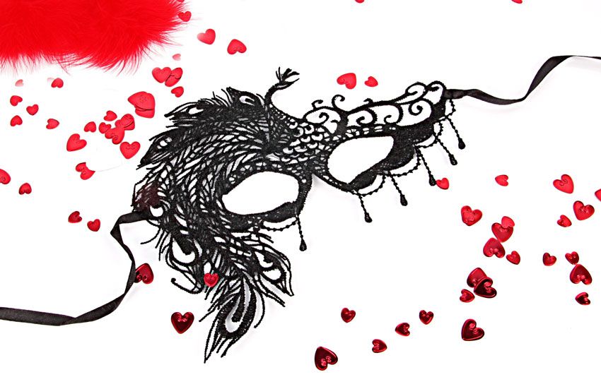 Черная ажурная текстильная маска Милена (черный)
