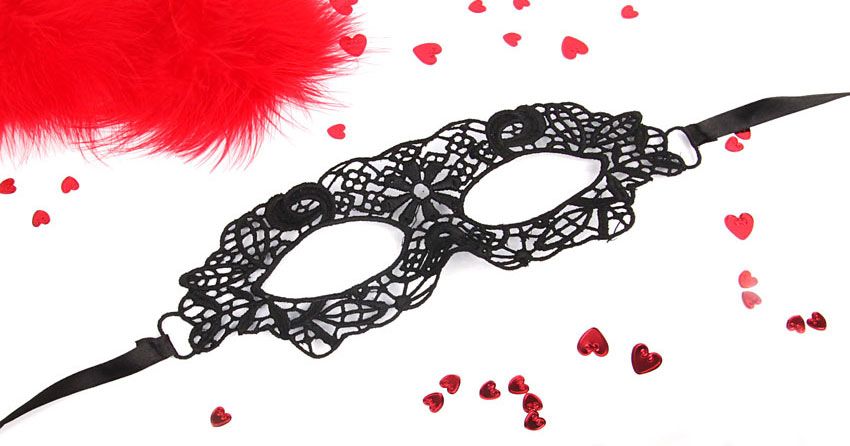 Черная ажурная текстильная маска Одри (черный)
