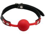 Красный силиконовый кляп-шарик с фиксацией на черных ремешках #192091