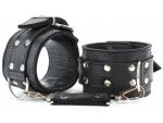 Черные кожаные наручники с пряжкой #37164