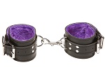 Чёрные кожаные наручники X-Play с фиолетовым мехом внутри #14280