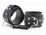 Чёрные кожаные наручники #26876