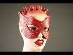 Красная кожаная маска с заклёпками #27997