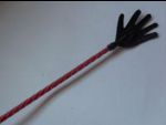 Длинный плетённый стек с наконечником-ладошкой и красной рукоятью - 85 см. #28020