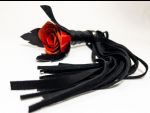 Черная замшевая плеть с красной лаковой розой в рукояти - 40 см. #203728
