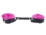 Черные базовые наручники из кожи с розовой опушкой #391794