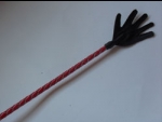 Короткий красный плетеный стек с наконечником-ладошкой - 70 см. #50084